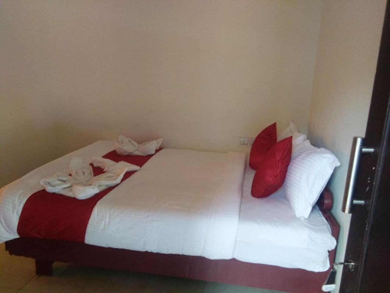 Holly Hock Bed & Breakfast Munnar Exterior photo